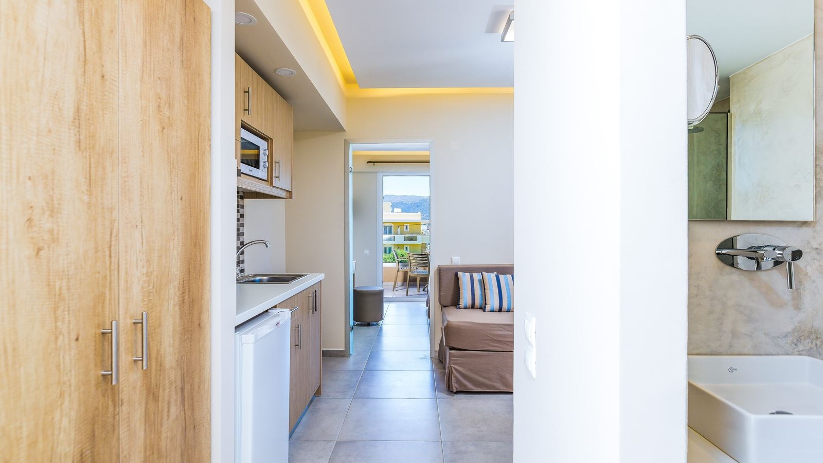 rooms-apartment-superior-1-bedroom-triple-balcony-or-terrace