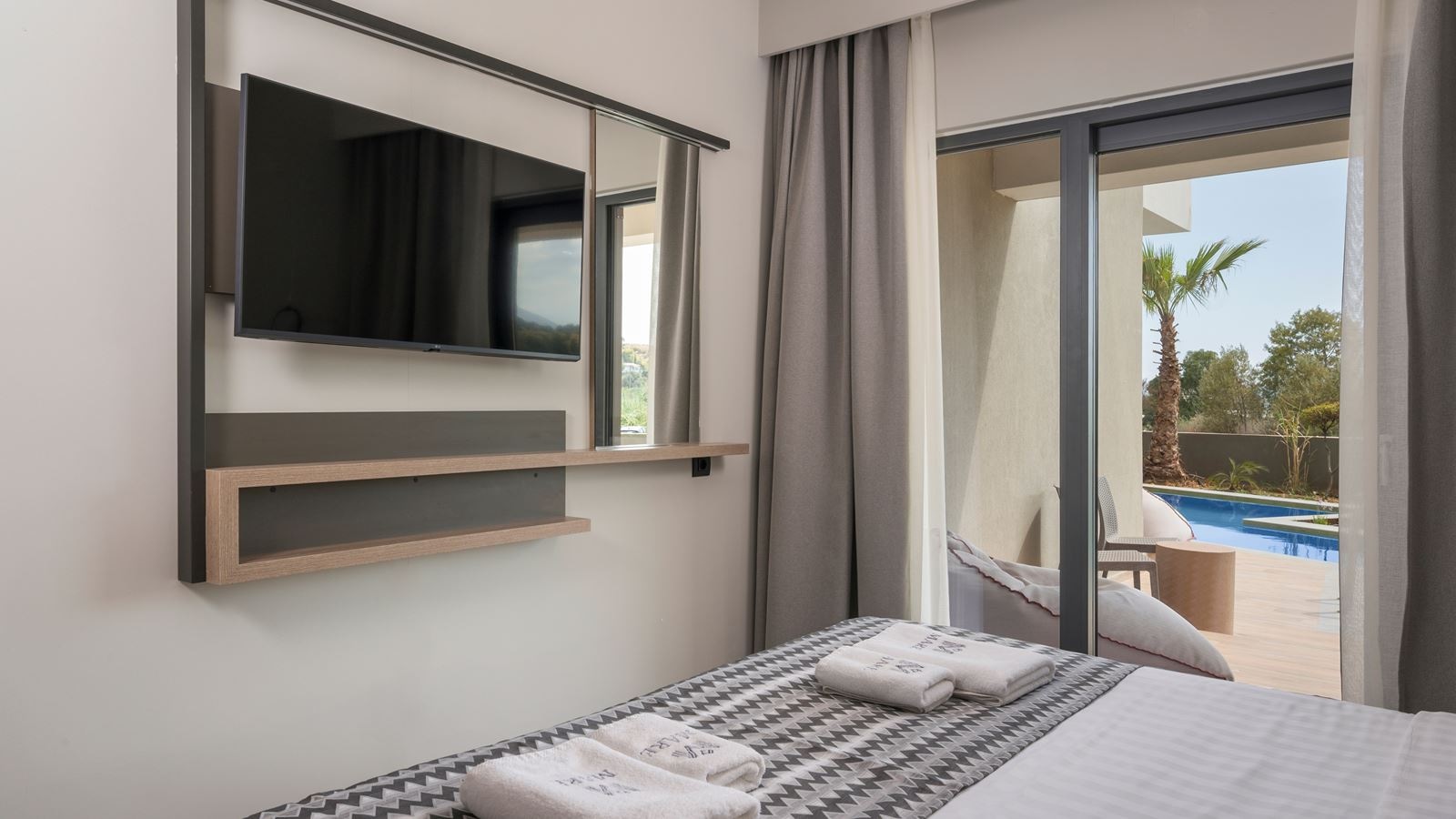 rooms-double-shared-pool