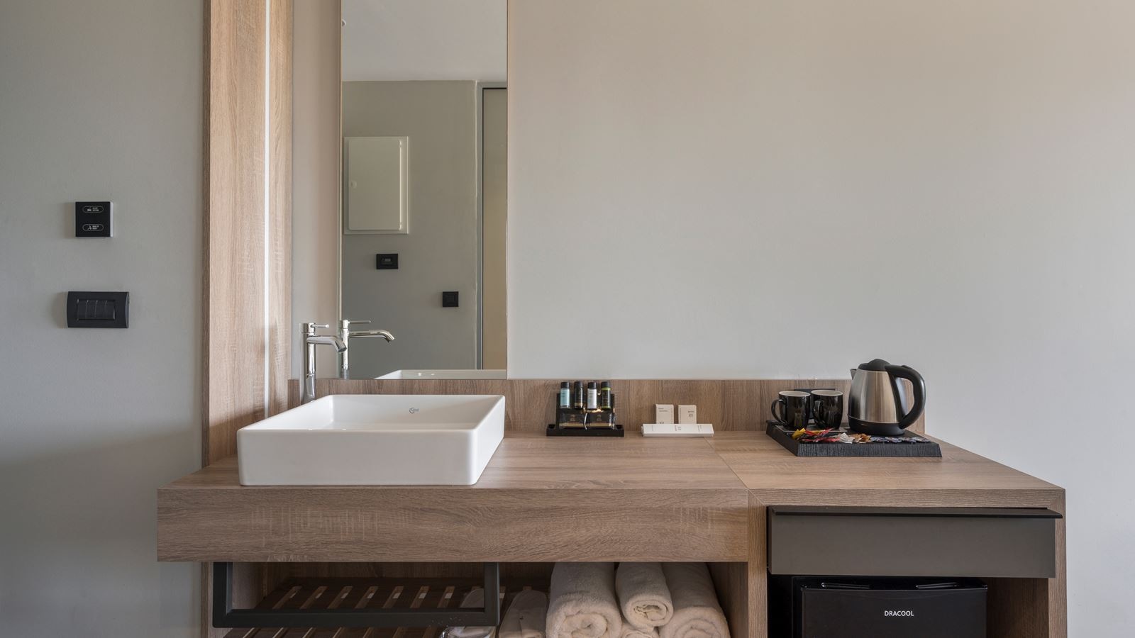 rooms-suite-with-jacuzzi