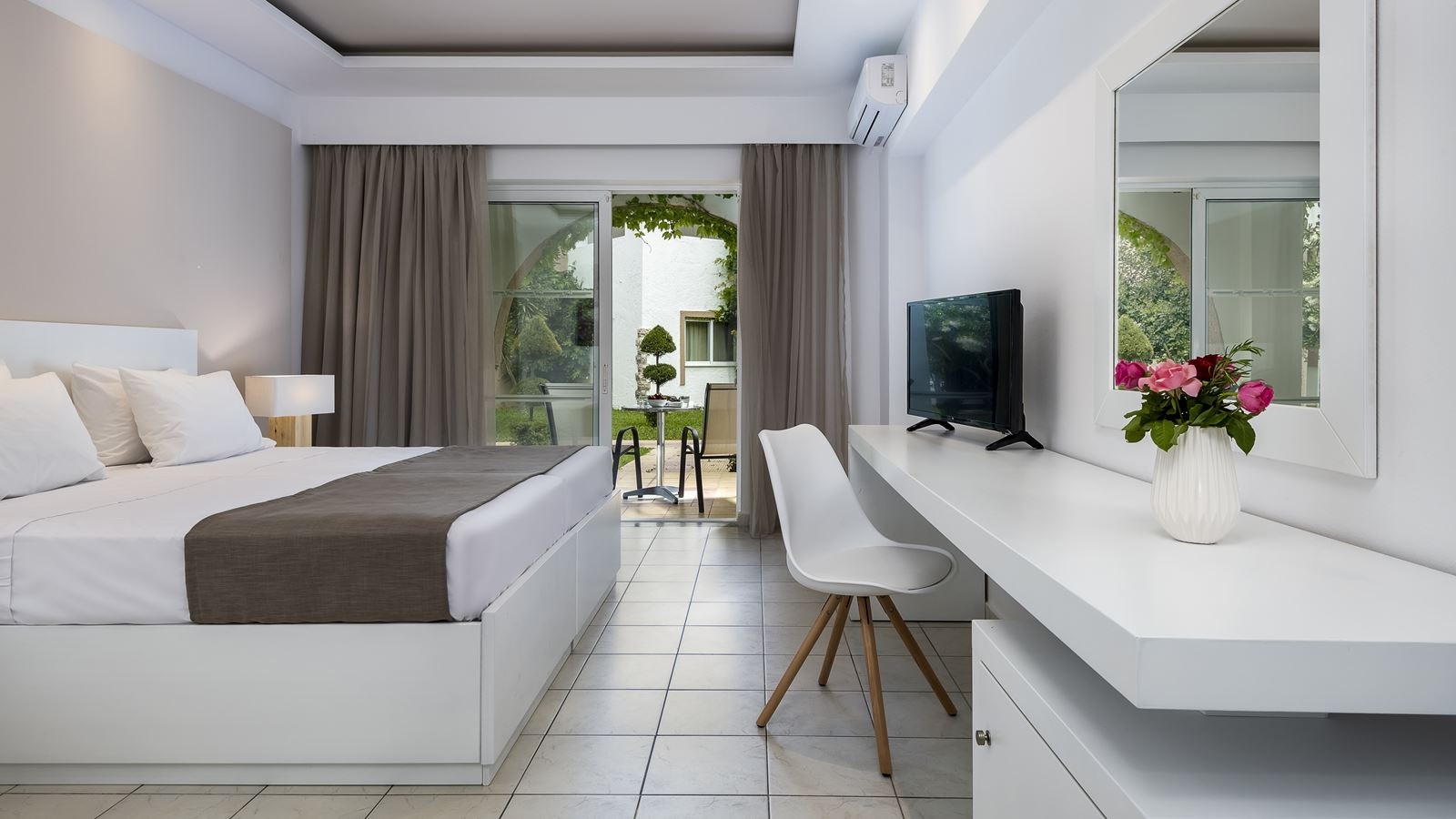 rooms-double-superior-room