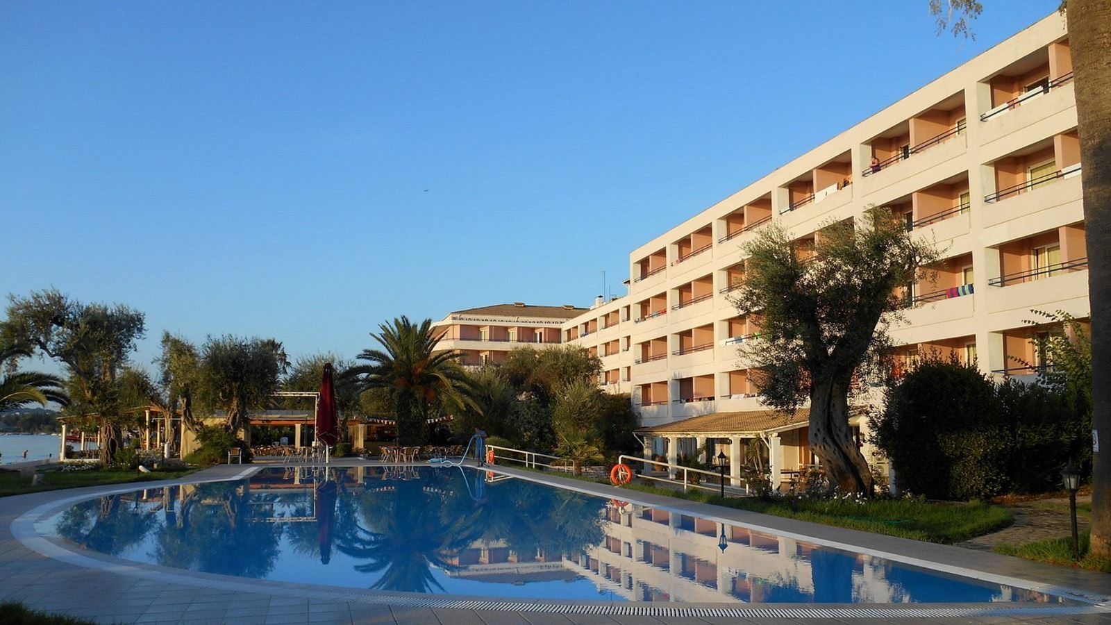 pools-outdoor-pool