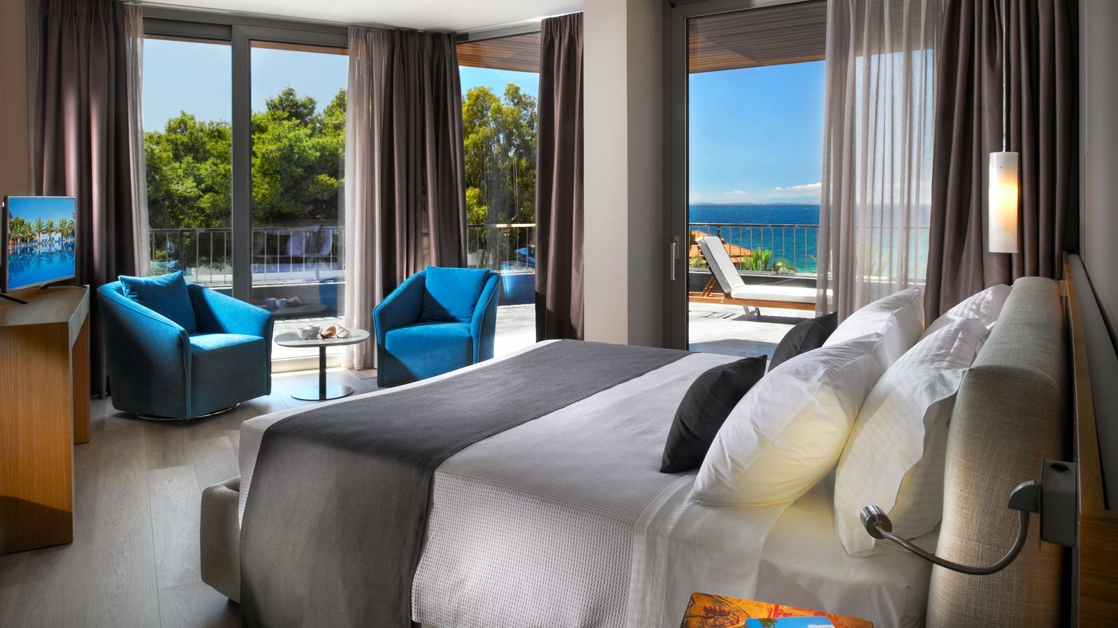 rooms-deluxe-suite