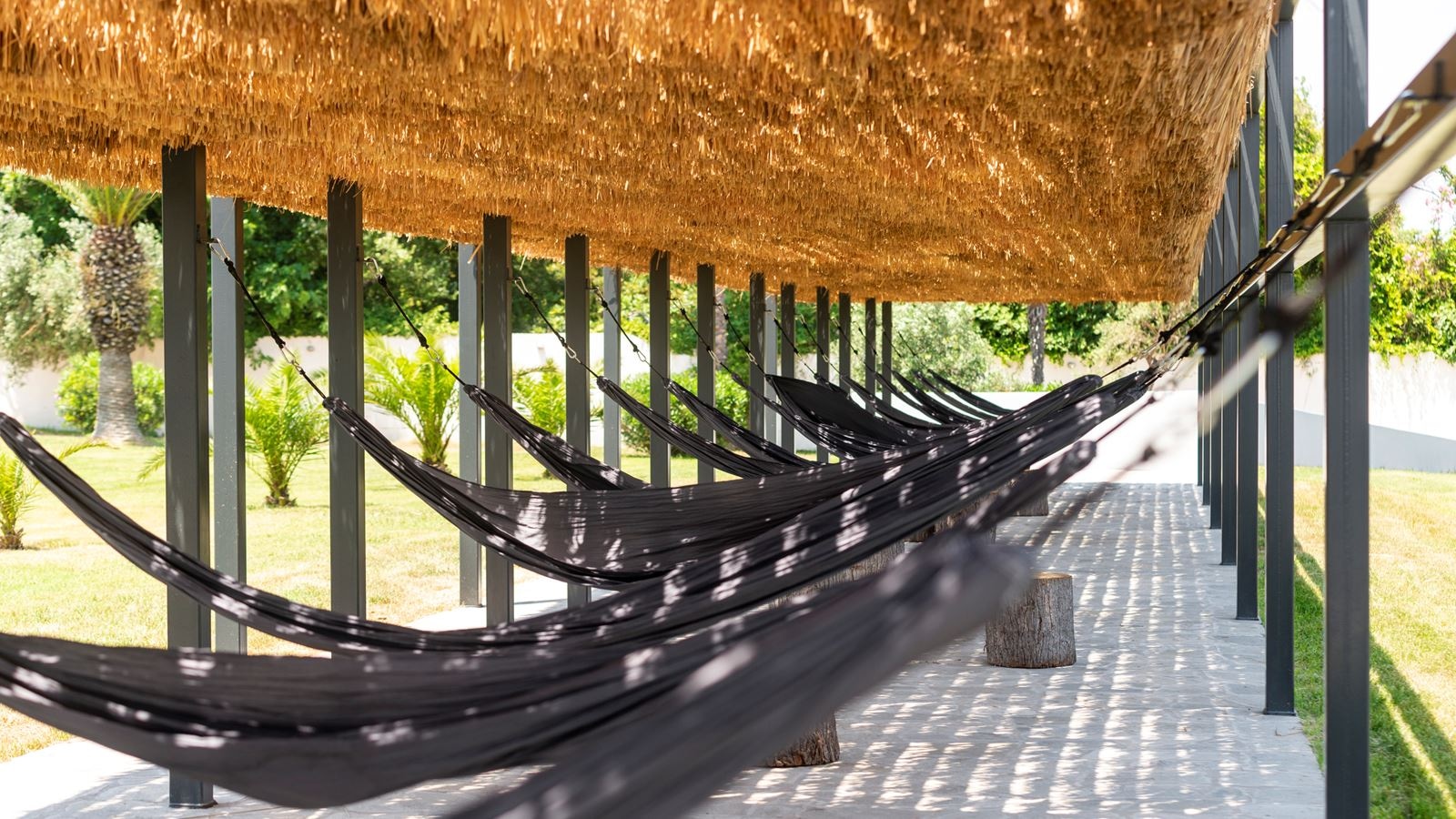 bars-oasis-pool-bar