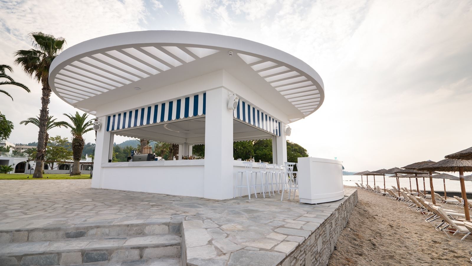 bars-ninemia-beach-bar