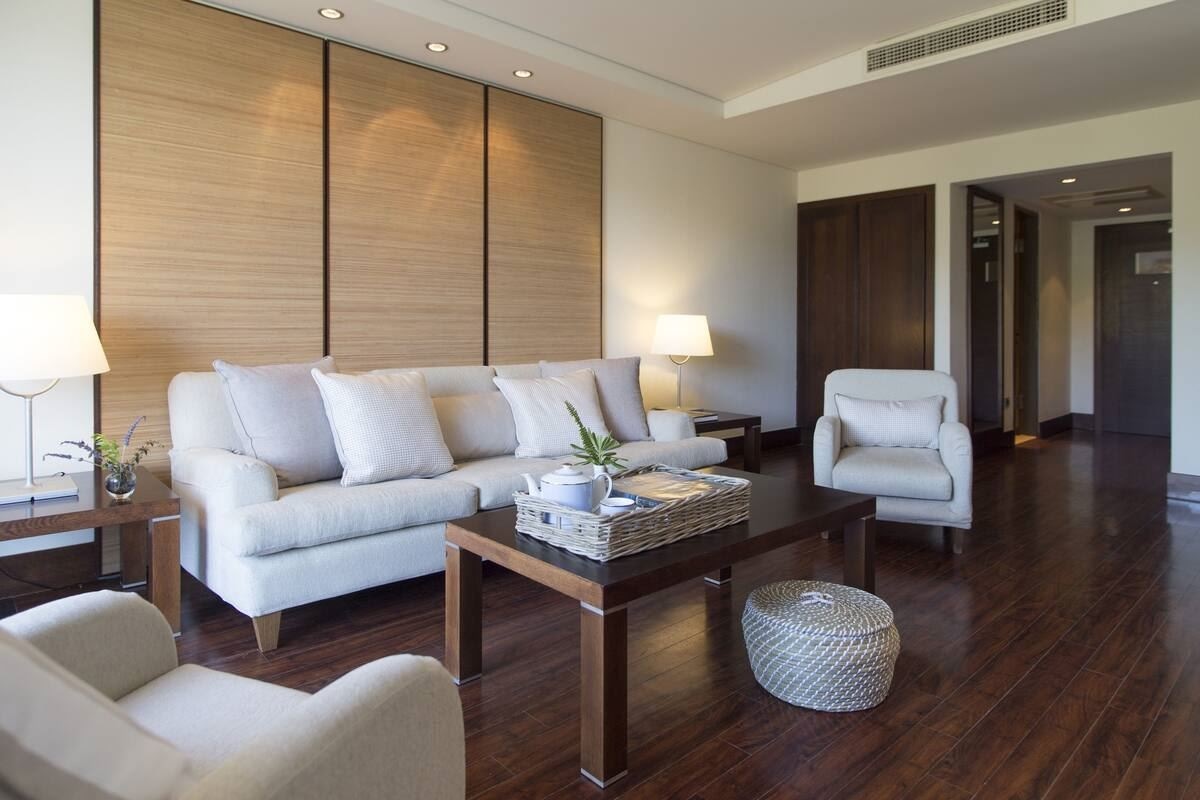 rooms-twobedroom-grand-suite-sea-or-marina-view