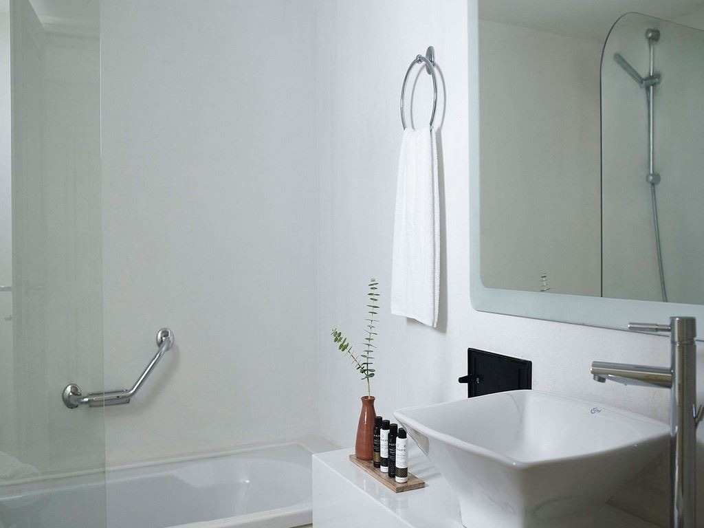 rooms-premium-single-use-sea-front-bungalow