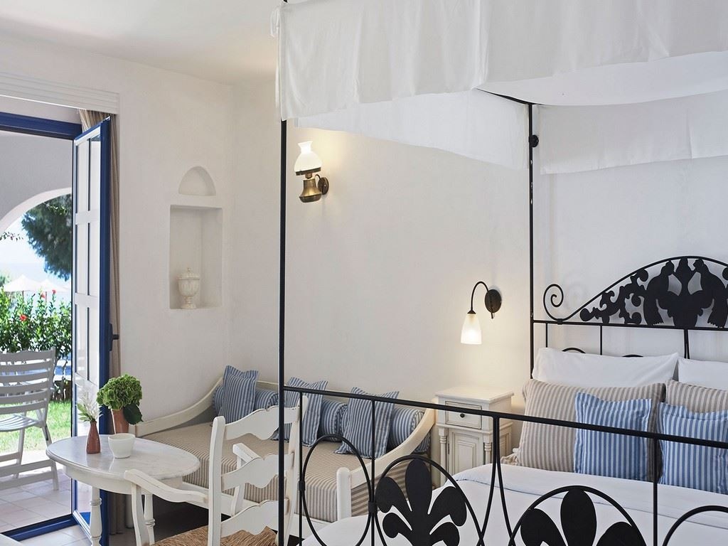 rooms-premium-single-use-sea-front-bungalow