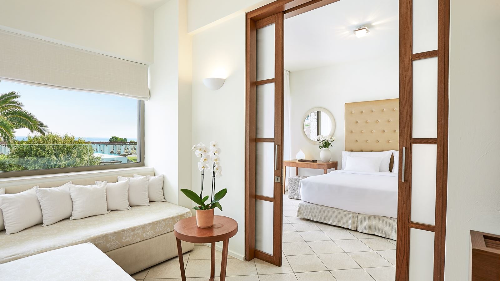 rooms-luxury-family-room-sea-view