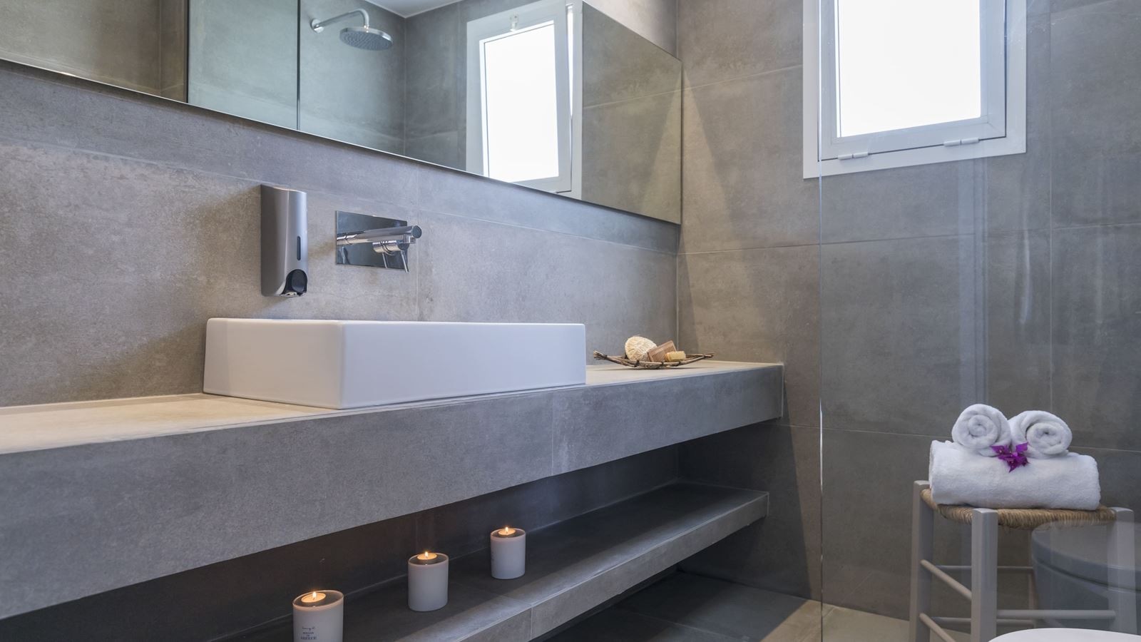 rooms-1-bedroom-family-apartment-side-sea-view