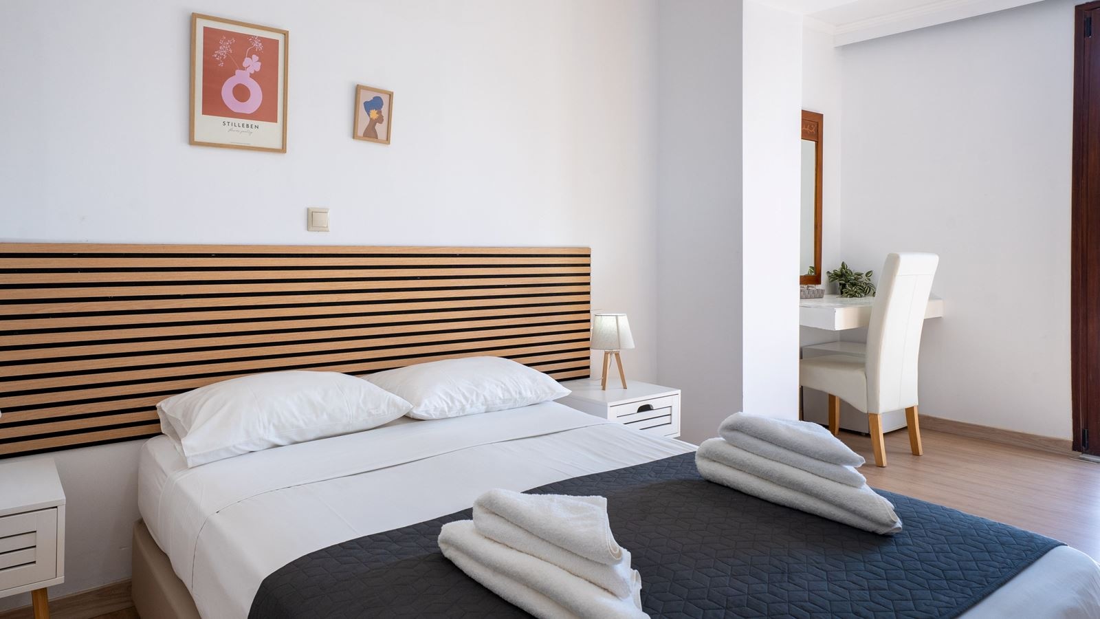 rooms-standard-double-room-balcony