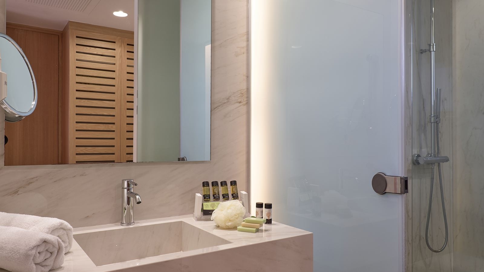 rooms-bungalow-sea-front