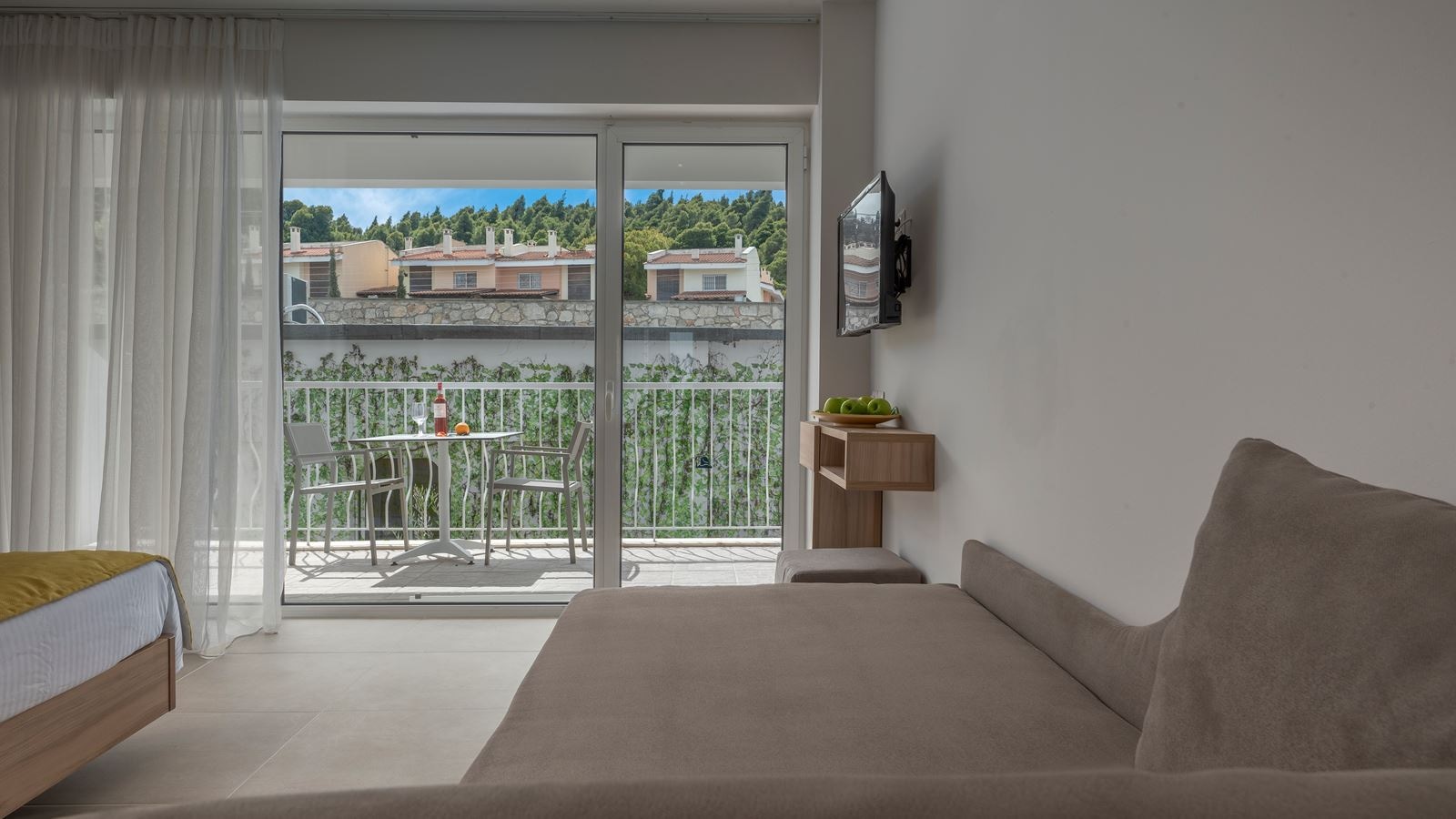 rooms-comfort-double-land-view