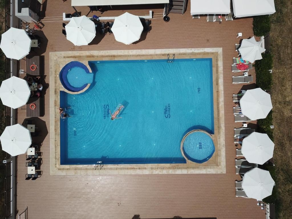 pools-outdoor-pool