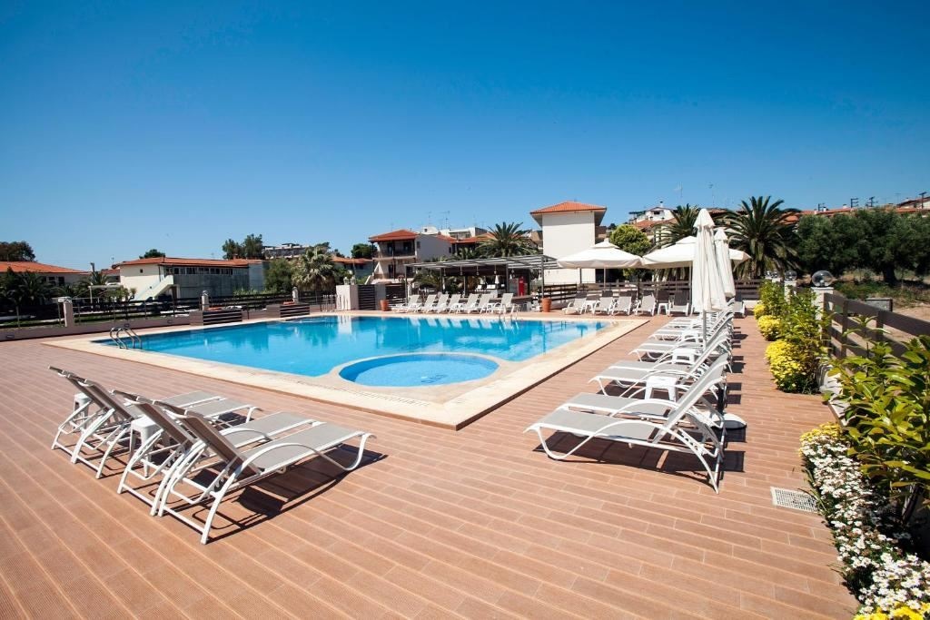 pools-outdoor-pool