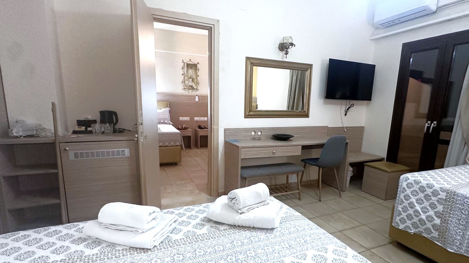 rooms-family-connecting-rooms-5-pax