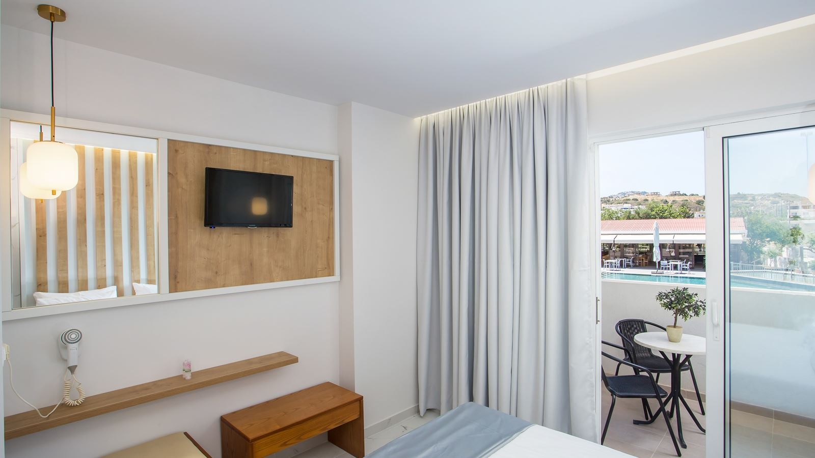 rooms-double-room	with-balcony