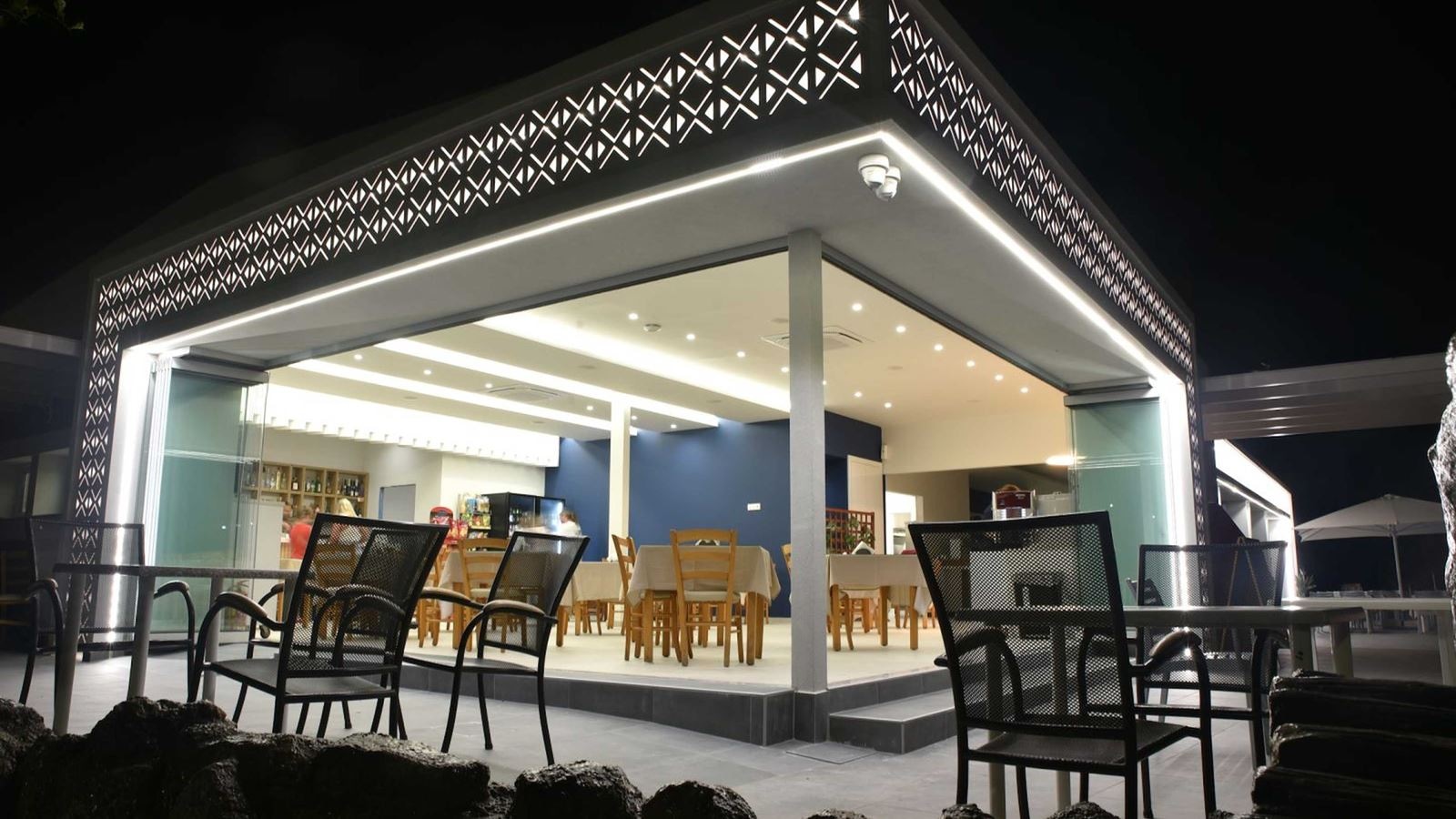 restaurants-restaurant