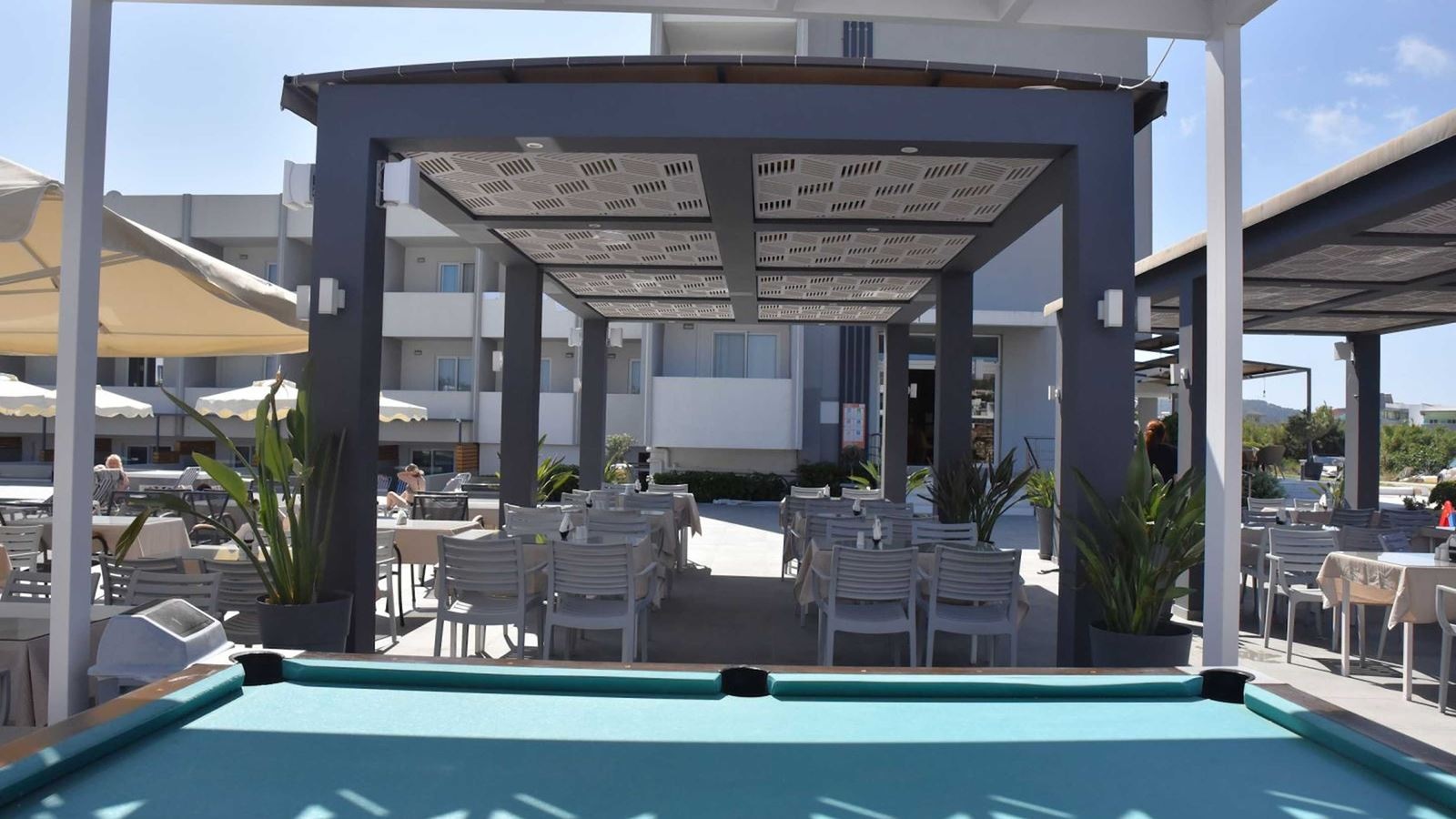 restaurants-restaurant