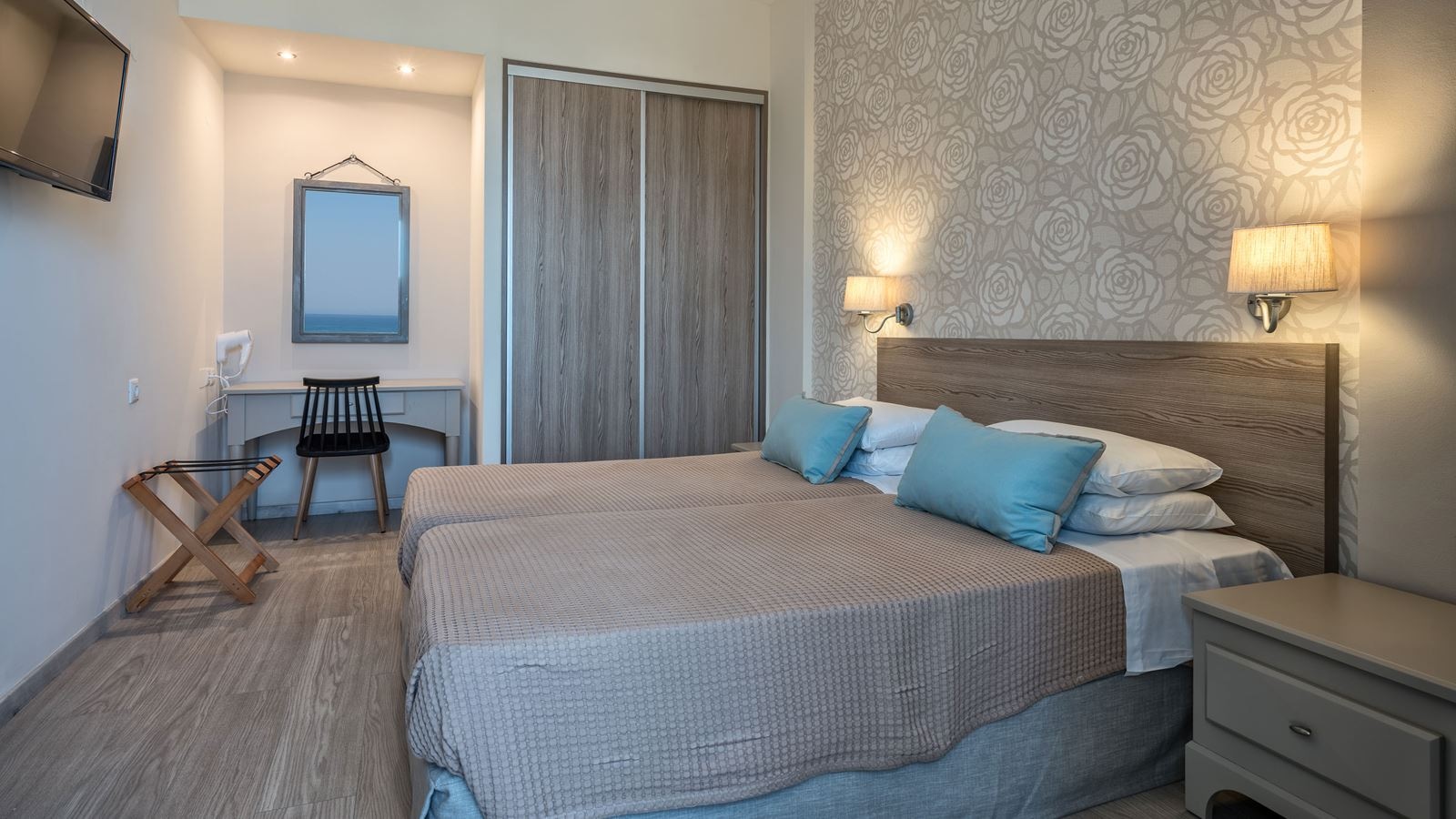 rooms-icarus-suite-junior-side-sea-view