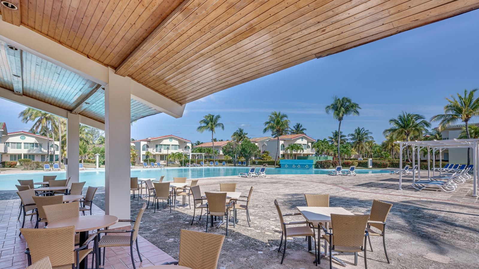 bars-pool-bar-las-dunas