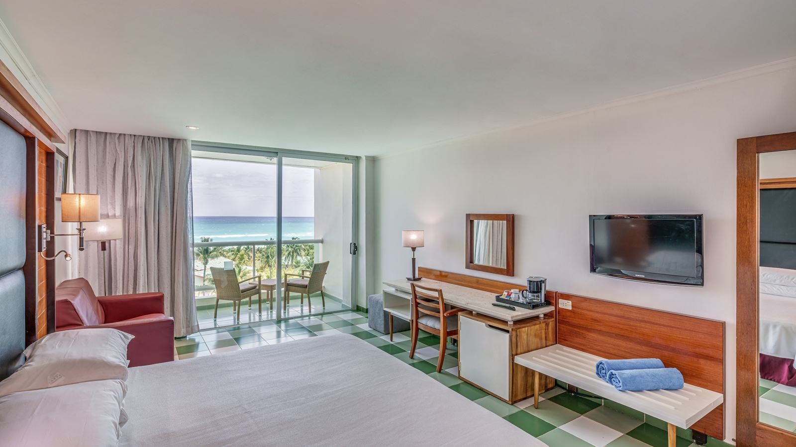 rooms-superior-room-sea-view
