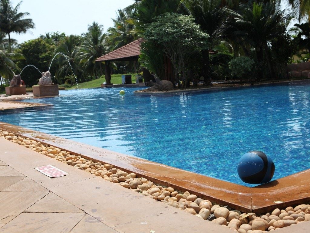 pools-outdoor-pool