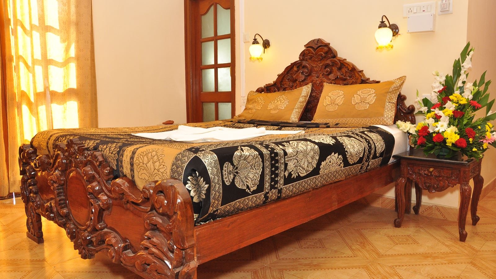 rooms-deluxe-room