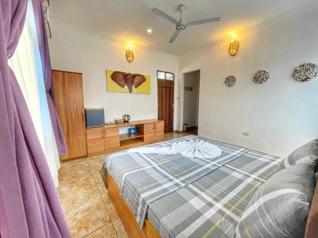 rooms-deluxe-room