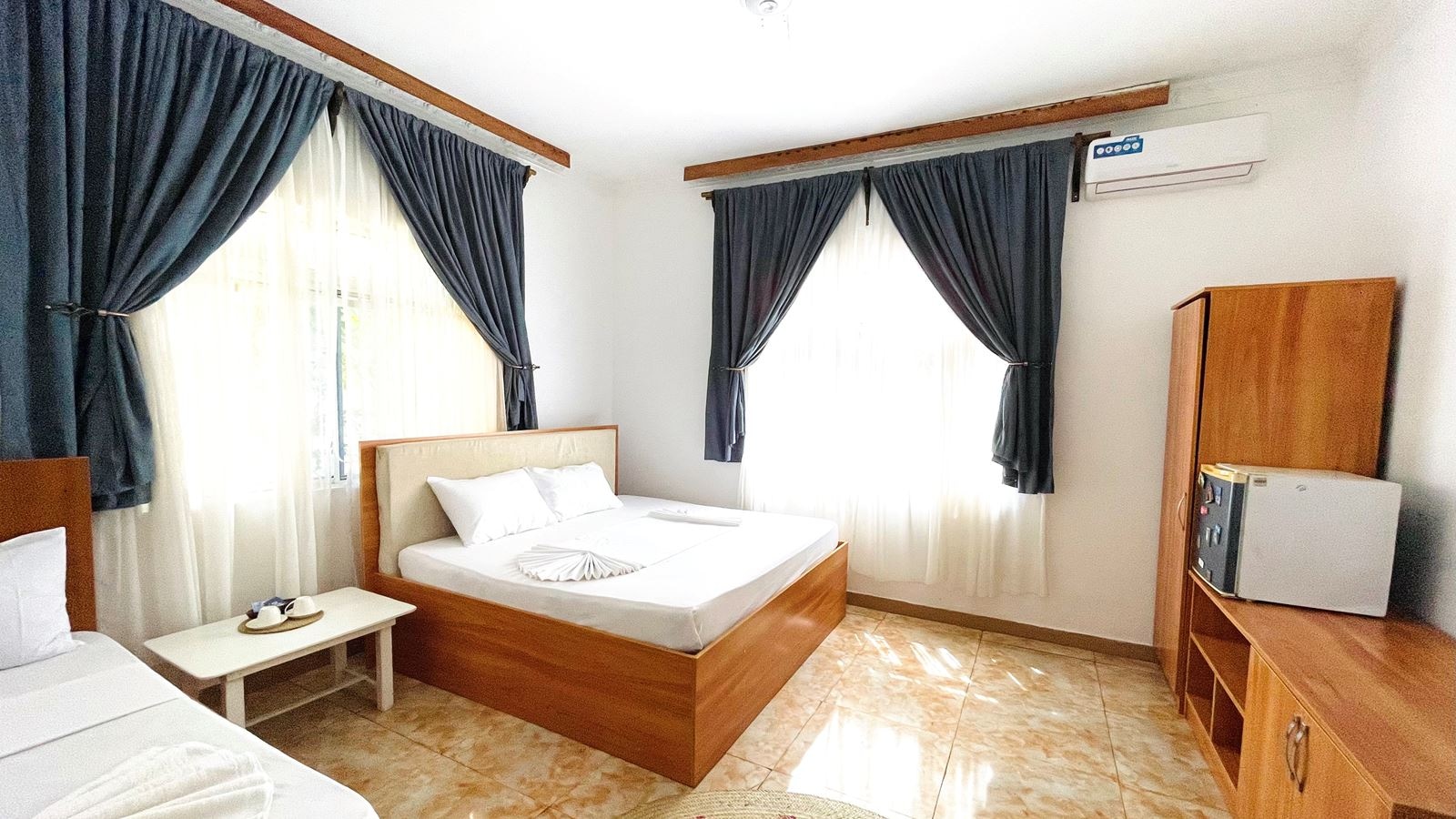 rooms-deluxe-room
