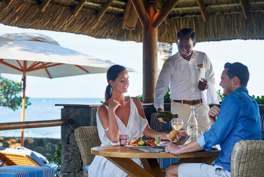 rooms-2-broom-pool-villa-beach-front