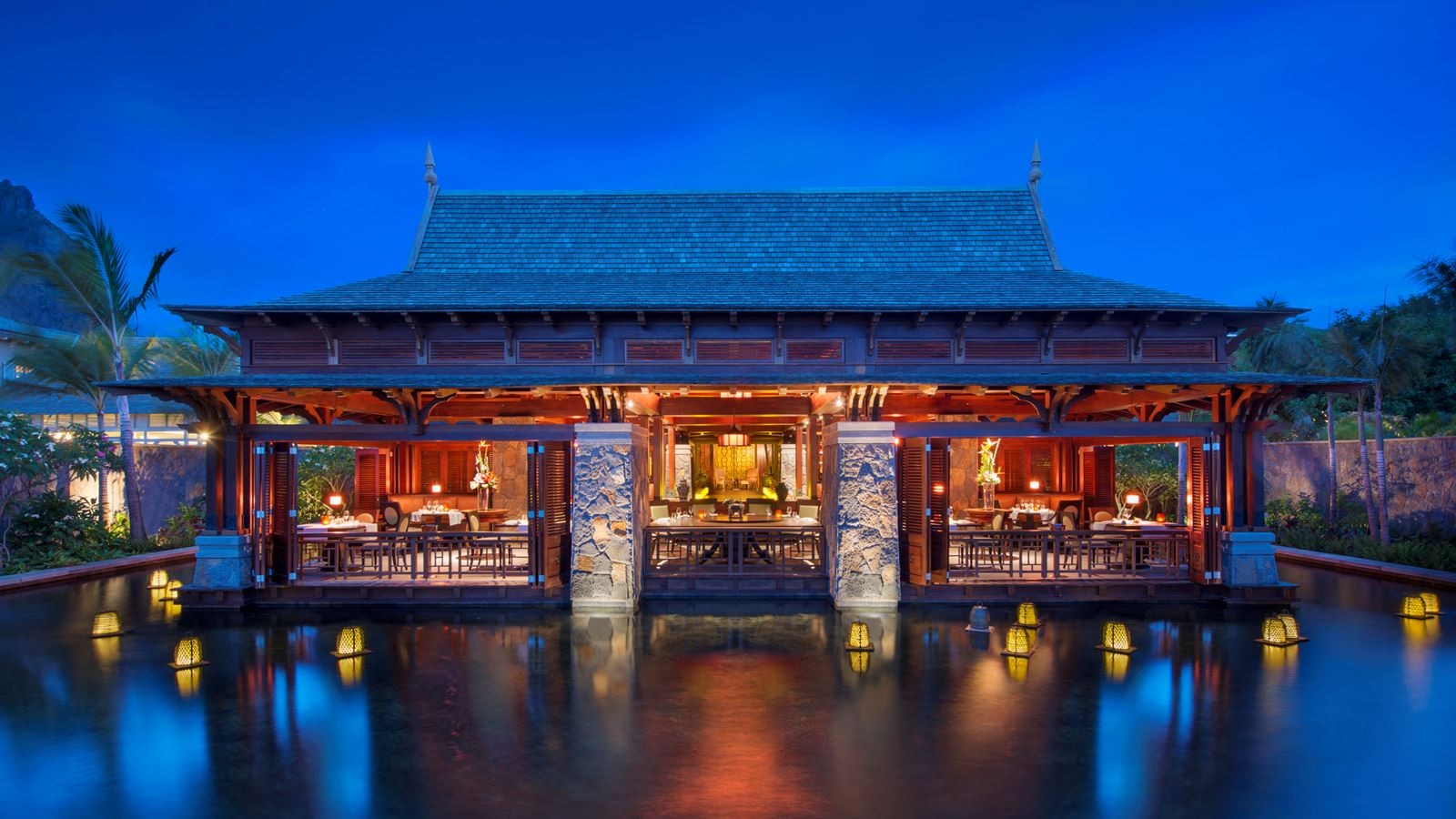 restaurants-floating-market