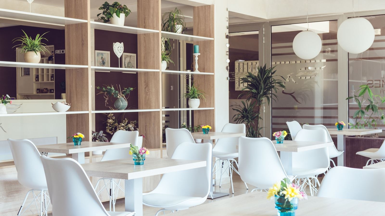 restaurants-restaurant