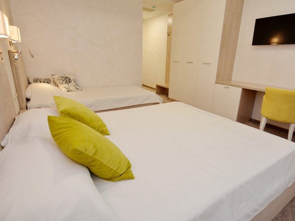rooms-standard-triple