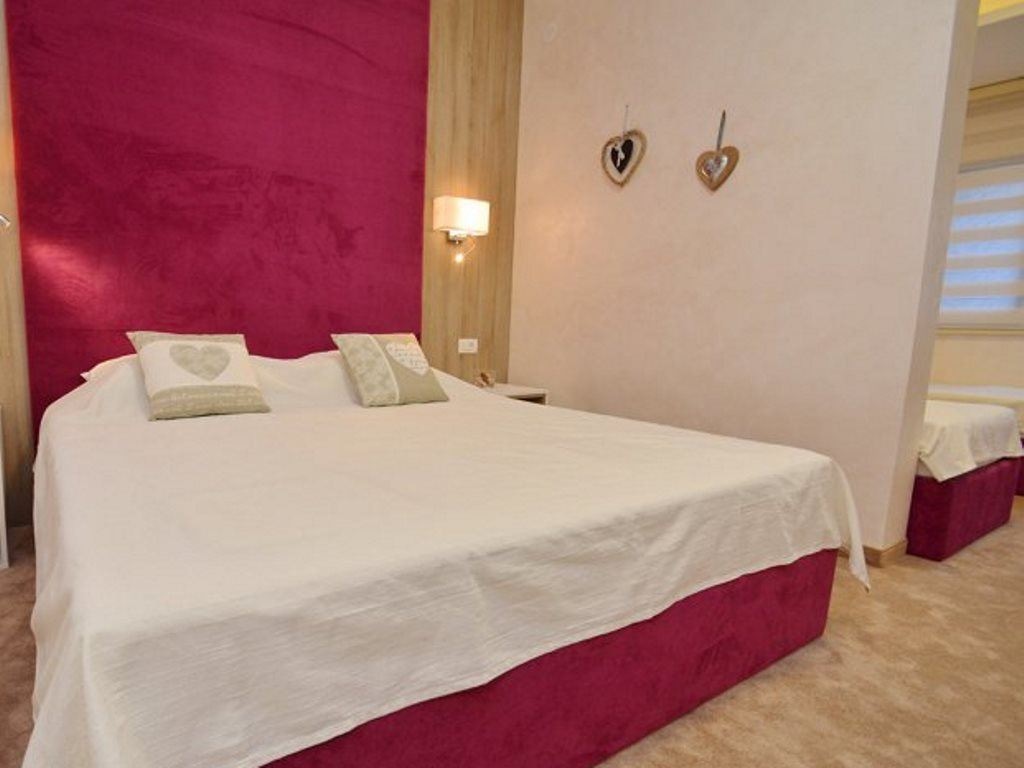 rooms-family-room