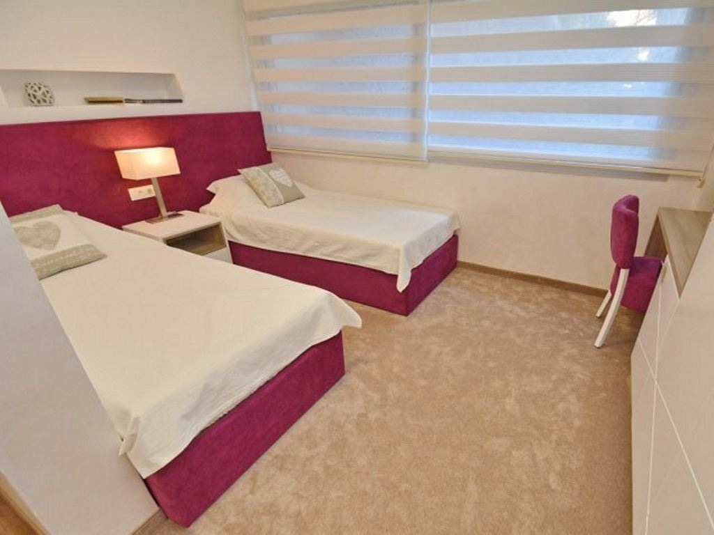 rooms-family-room