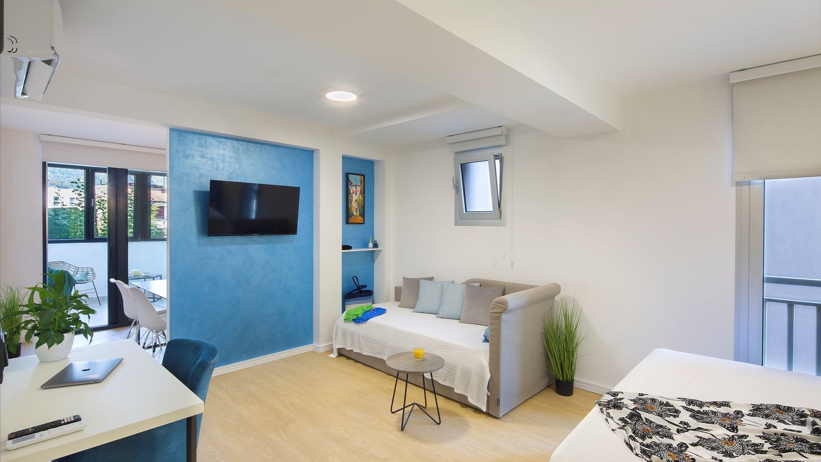 rooms-large-apartment