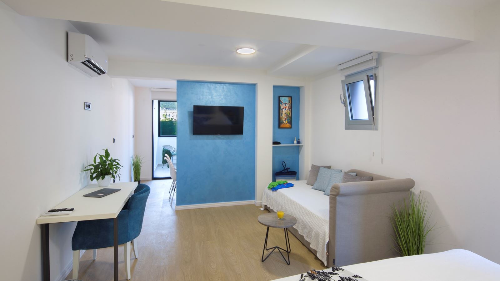 rooms-large-apartment