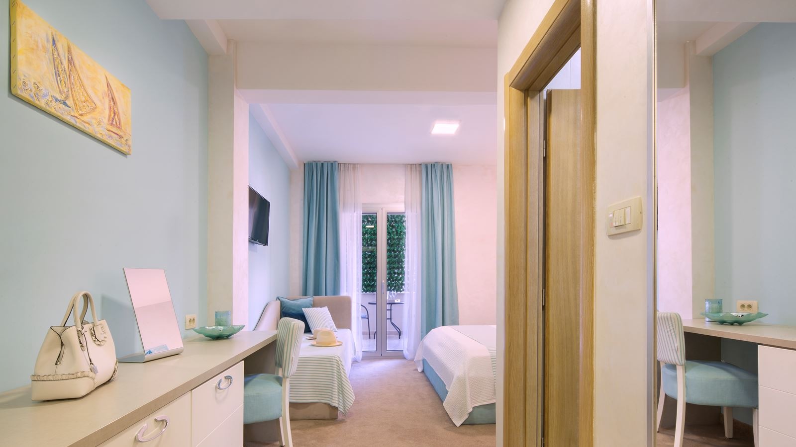 rooms-triple-room-with-balcony