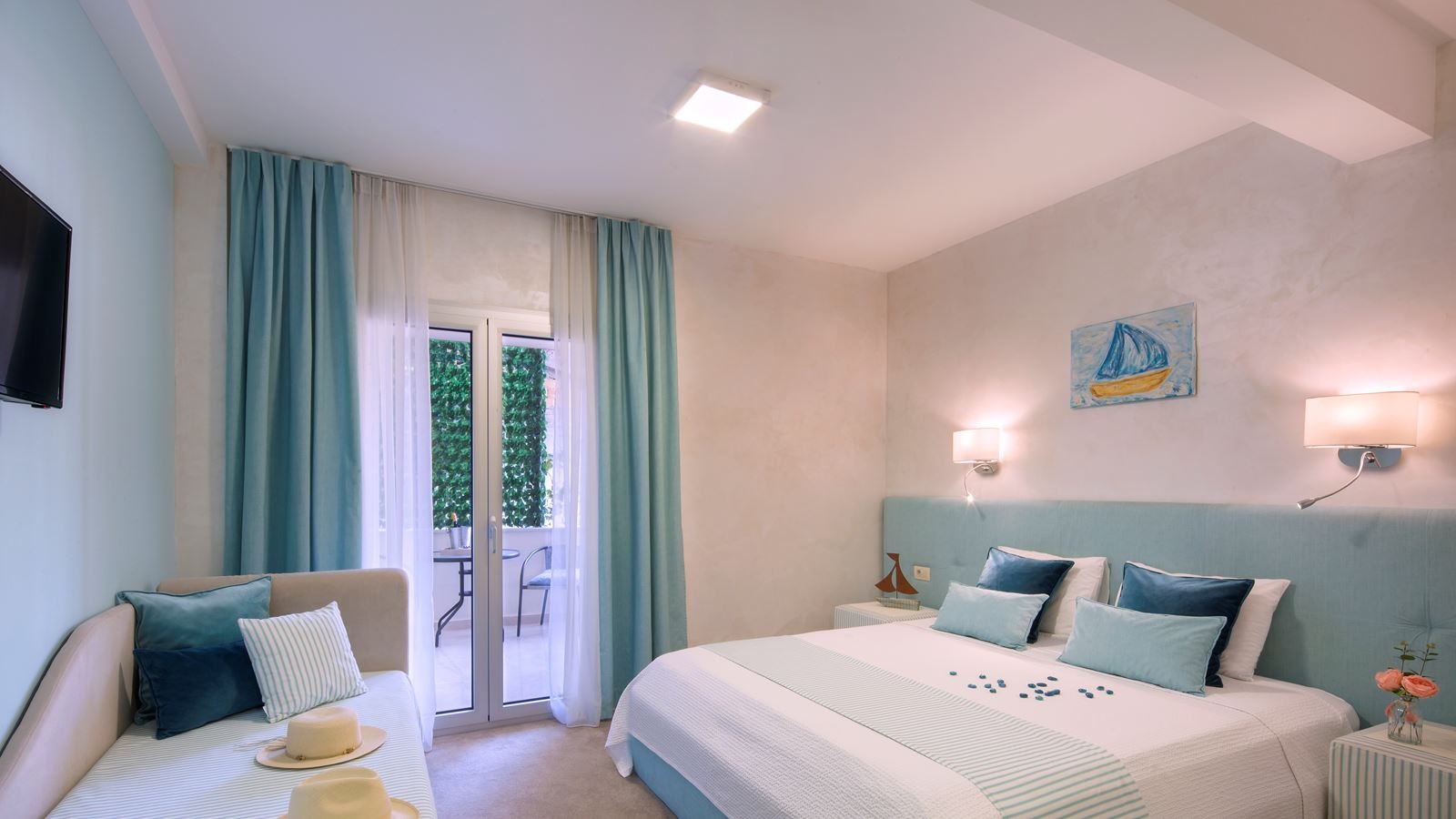 rooms-triple-room-with-balcony