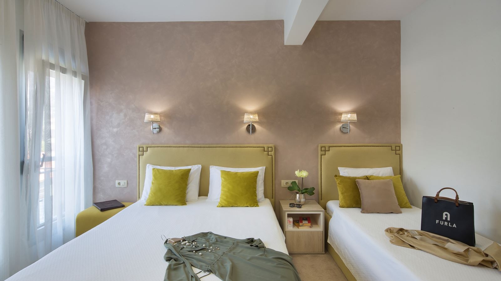 rooms-triple-room-with-balcony