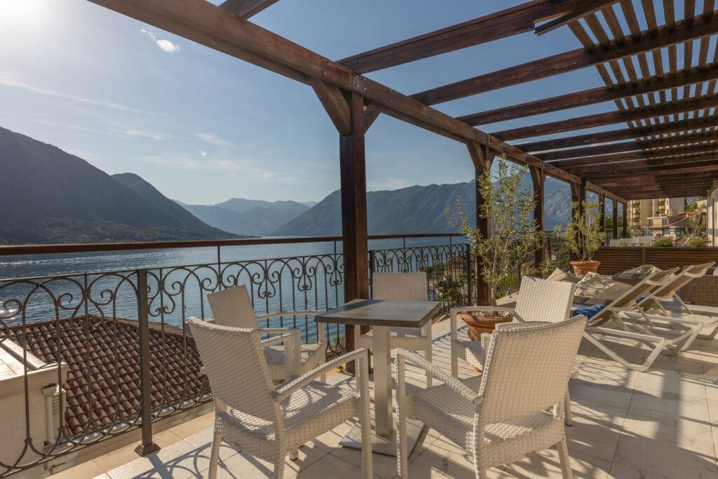 rooms-two-bed-room-sea-view-suite