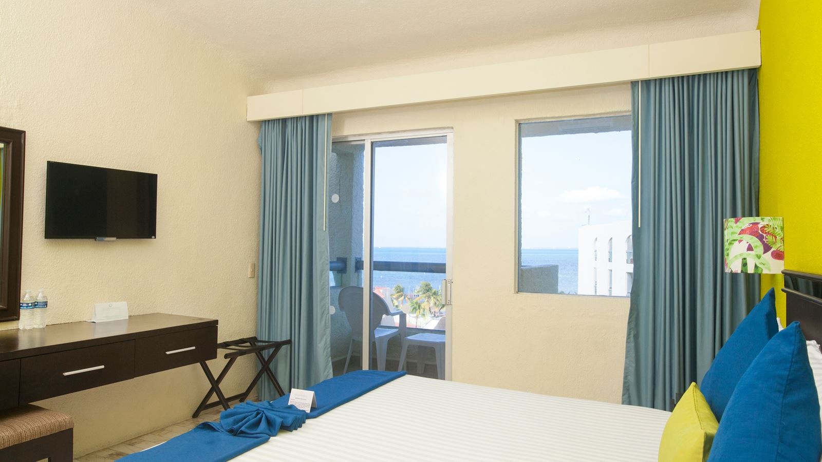 rooms-room-standard-double