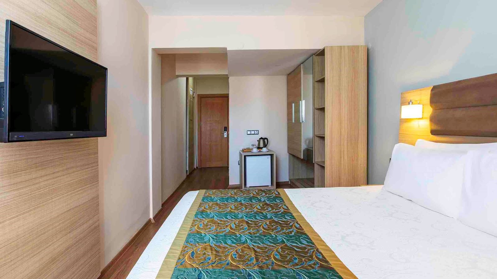 rooms-superior-room