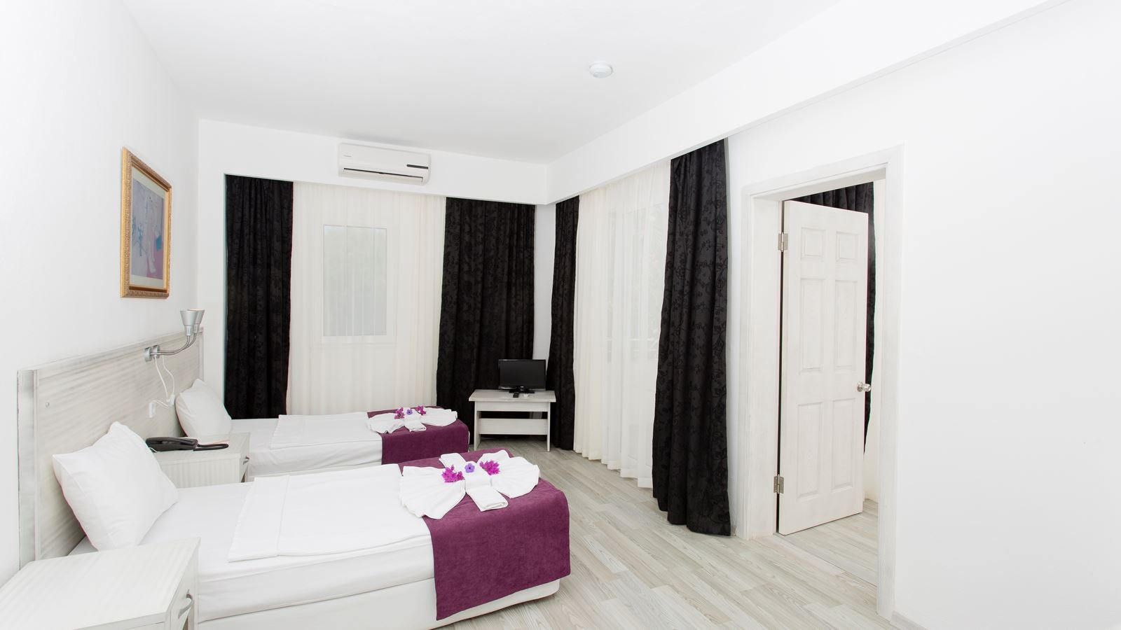 rooms-family-room