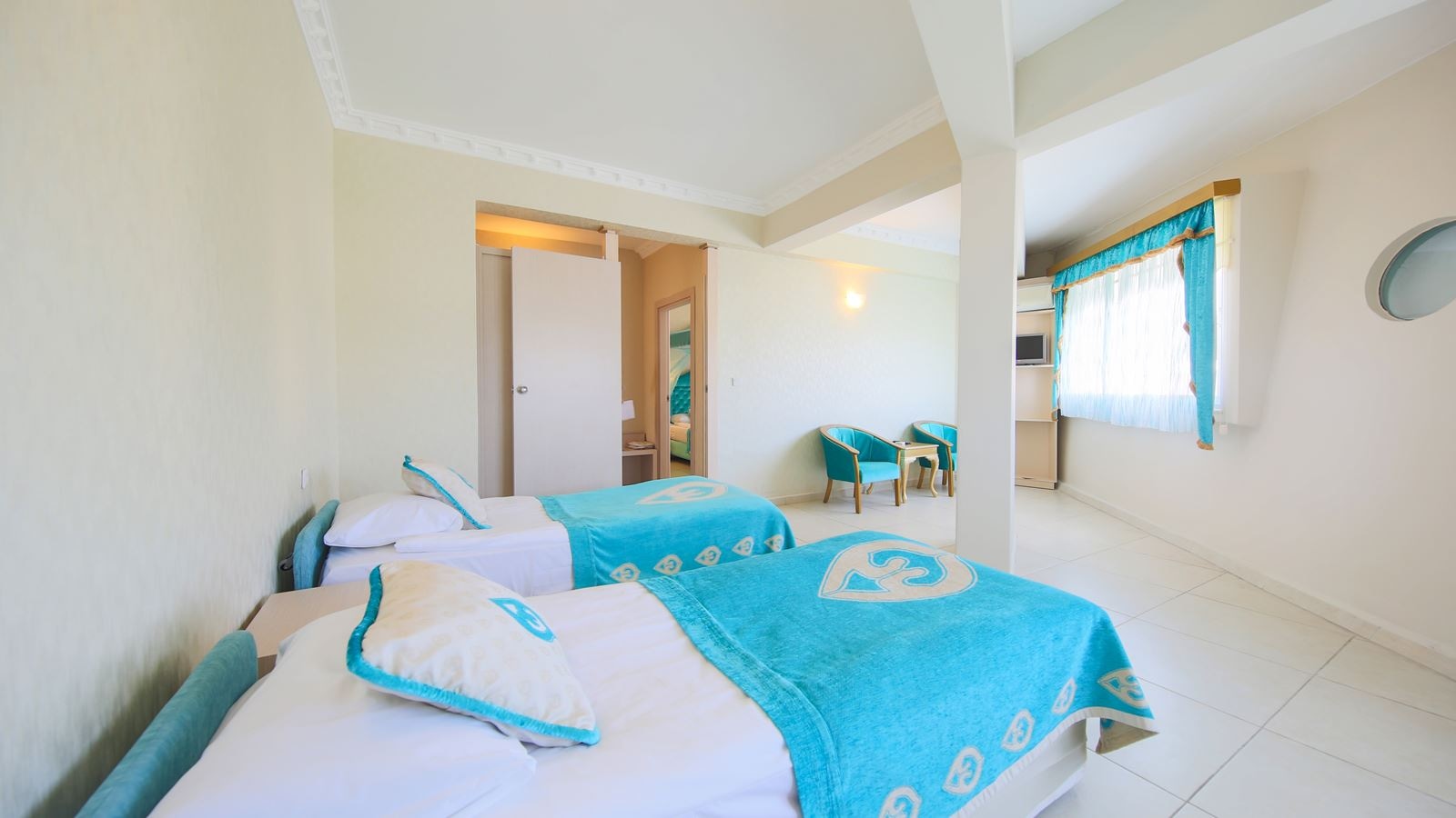 rooms-family-room