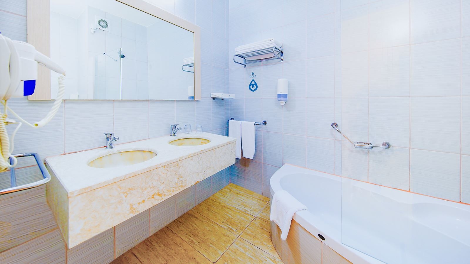 rooms-family-room