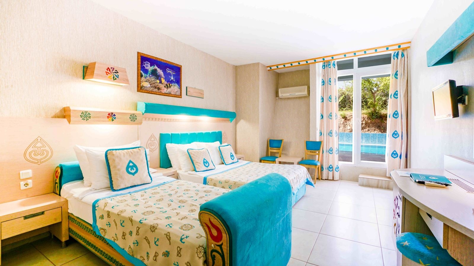 rooms-swim-up-room