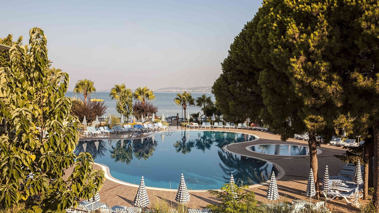 pools-outdoor-pool